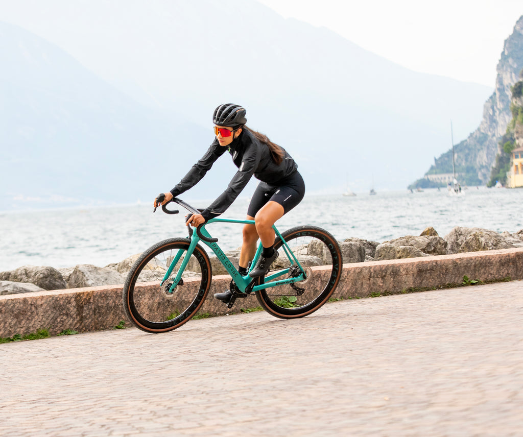 SUNSET SPORT La Vuelta black, red Revo - 4KAAD